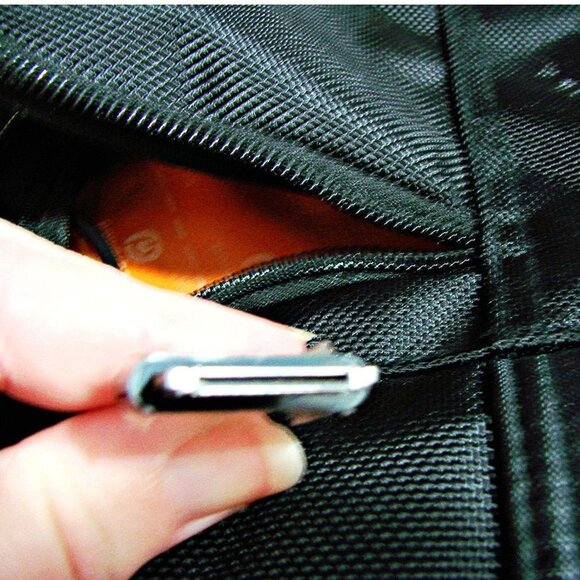 FUL Messenger Powerbag Bag Built In Power Charger - Picture 5 of 12